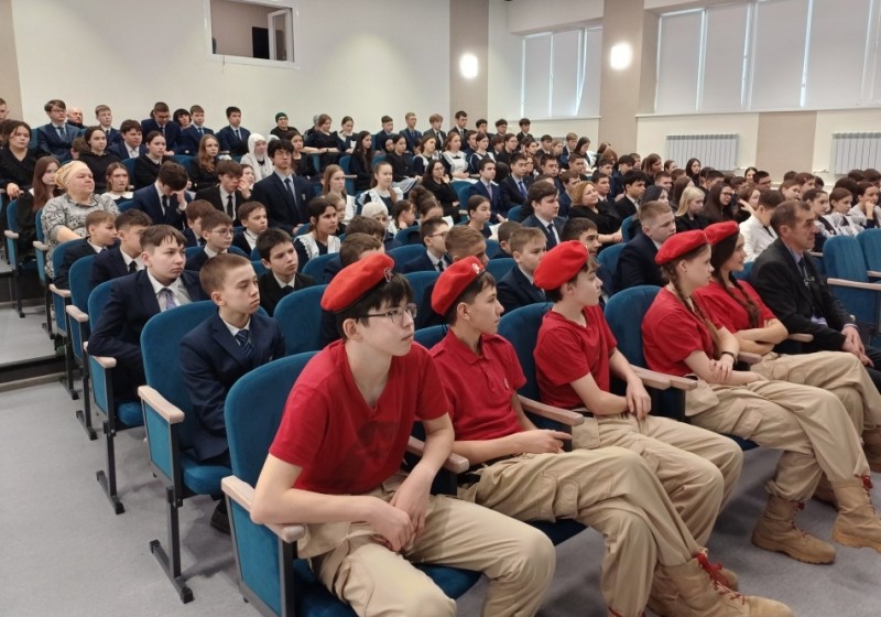 Депутат Госсовета РТ Андрей Фомичёв и депутат Горсовета Сергей Хлебников провели парламентский урок